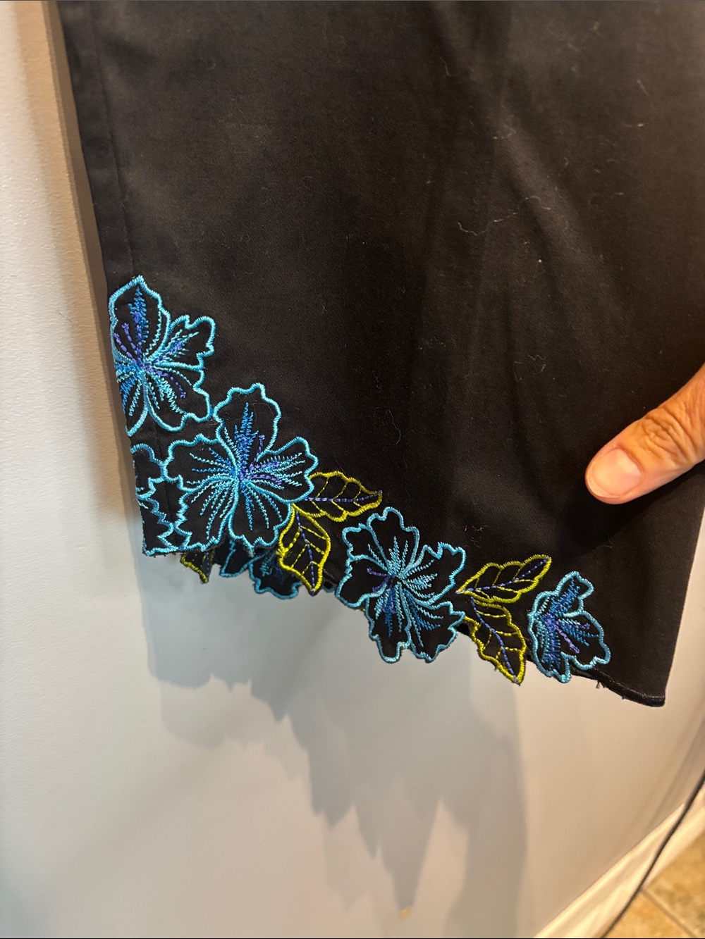 Ruby Rd Floral Embroidered Cotton Capris - Picture 4 of 7